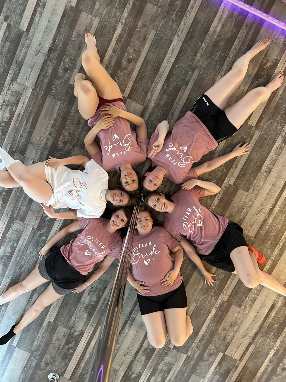 Junggesellinnenabschied-Gruppe im Aerial Sportstudio