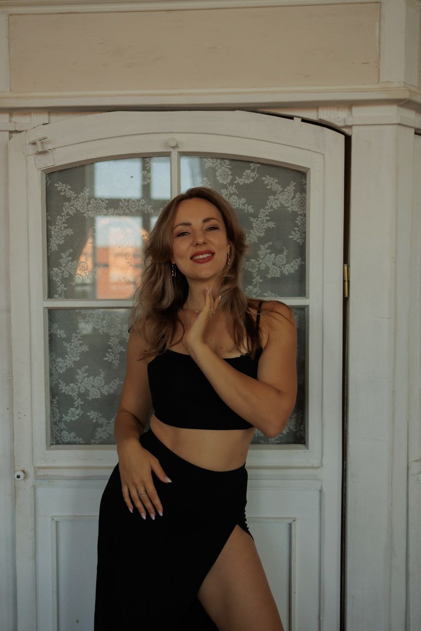 Elena, Inhaberin des Aerial Sportstudio